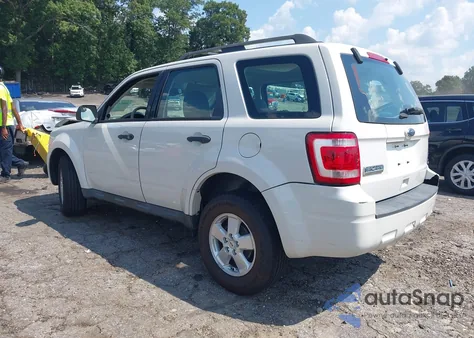 2012 Ford Escape Xls z USA, uszkodzony, nr VIN 1FMCU0C78CKA98340